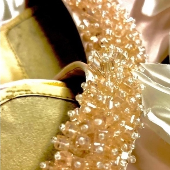 𝅺ALEX MARIE BEADED KITTEN HEELS WITH IRIDESCENT OUTER - Picture 5 of 9